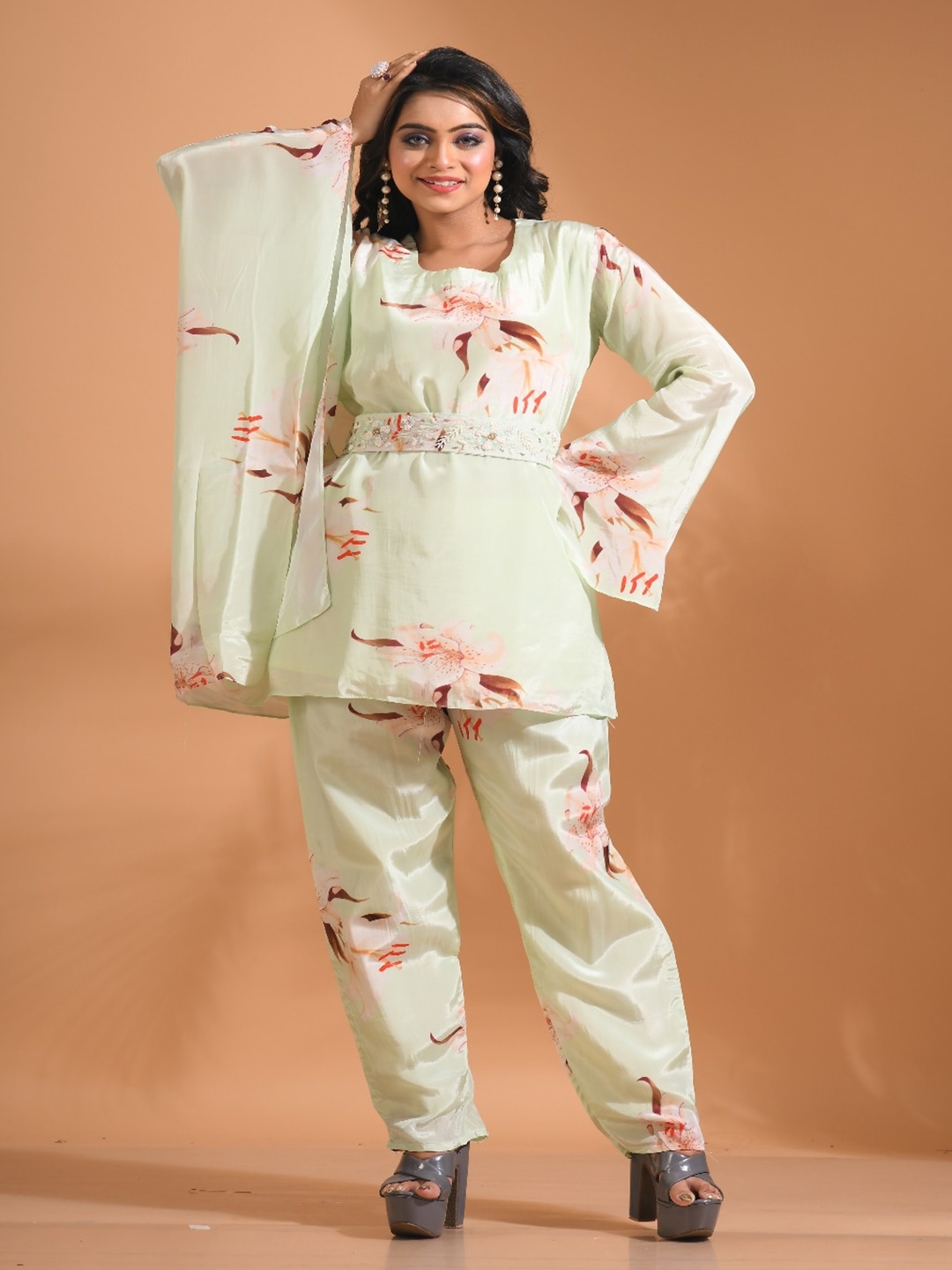 

Morchari Floral Printed Round Neck Ethnic Kaftan Kurta, Green