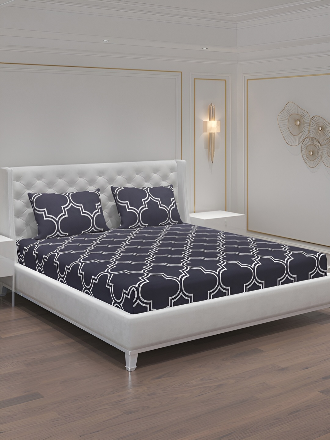 

Moca By Monte Carlo Grey & White Geometric 120 TC Queen Bedsheet with 2 Pillow Covers