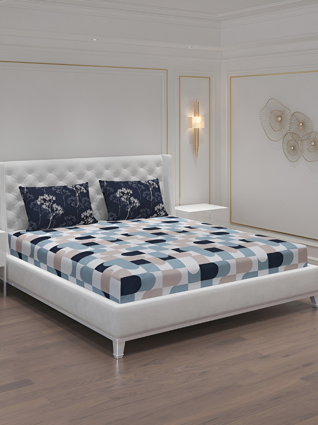 

Moca By Monte Carlo Blue & White Geometric 104 TC 2 Queen Bedsheet with 4 Pillow Covers
