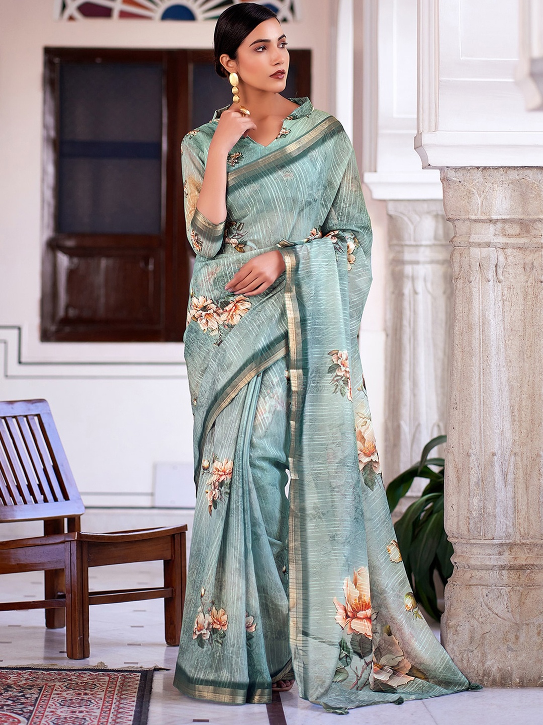 

Mitera Floral Printed Zari Saree, Blue