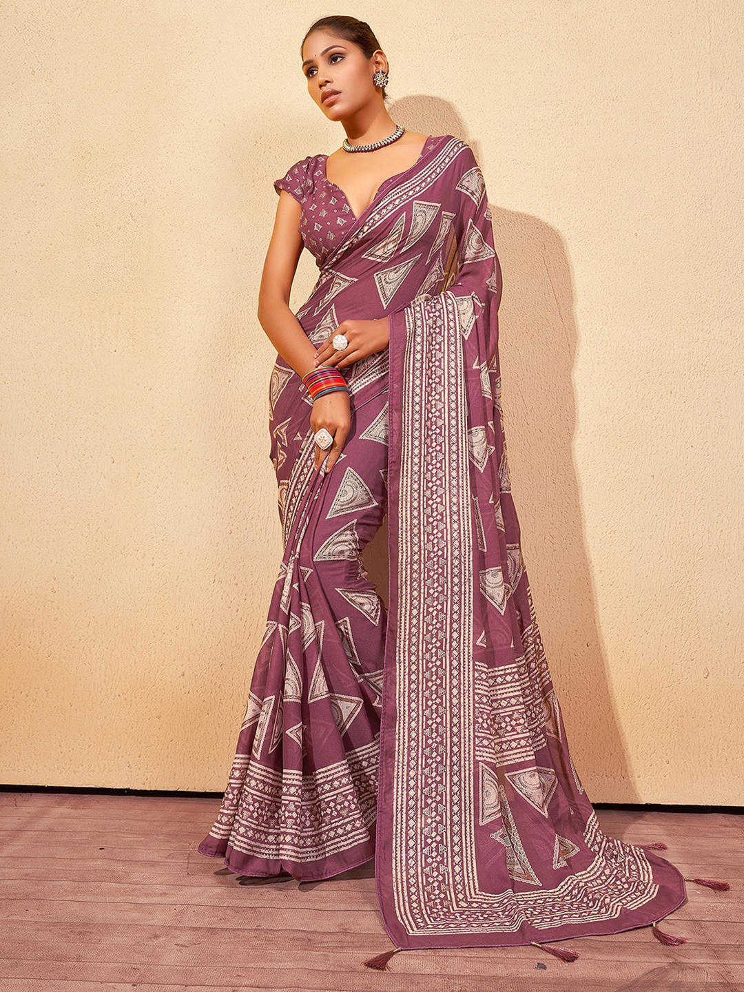 

Satrani Ethnic Motifs Printed Georgette Dabu Saree, Pink