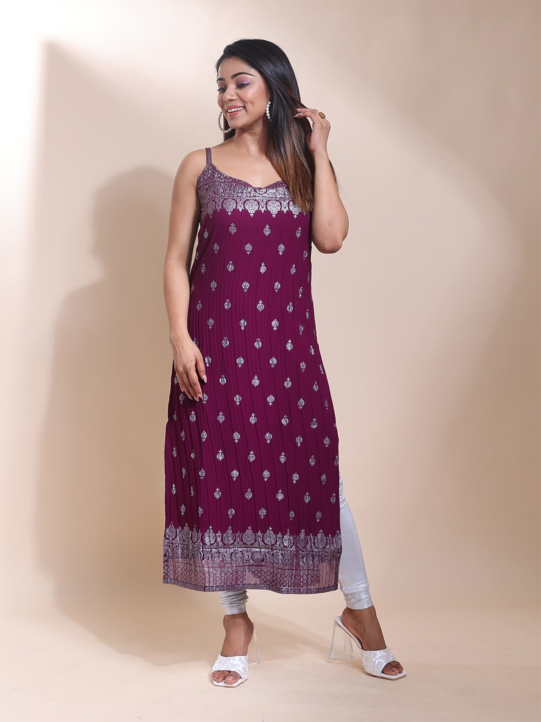 

Disli Ethnic Motifs Printed Shoulder Straps Georgette Straight Kurta, Magenta