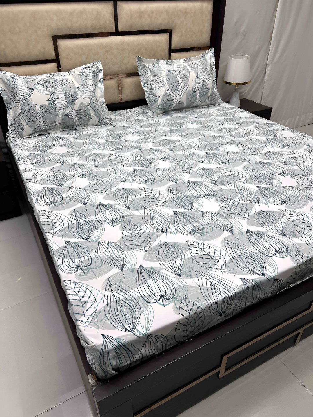 

Pure Decor Green Floral Printed 260 TC Pure Cotton Queen Bedsheet with 2 Pillow Covers