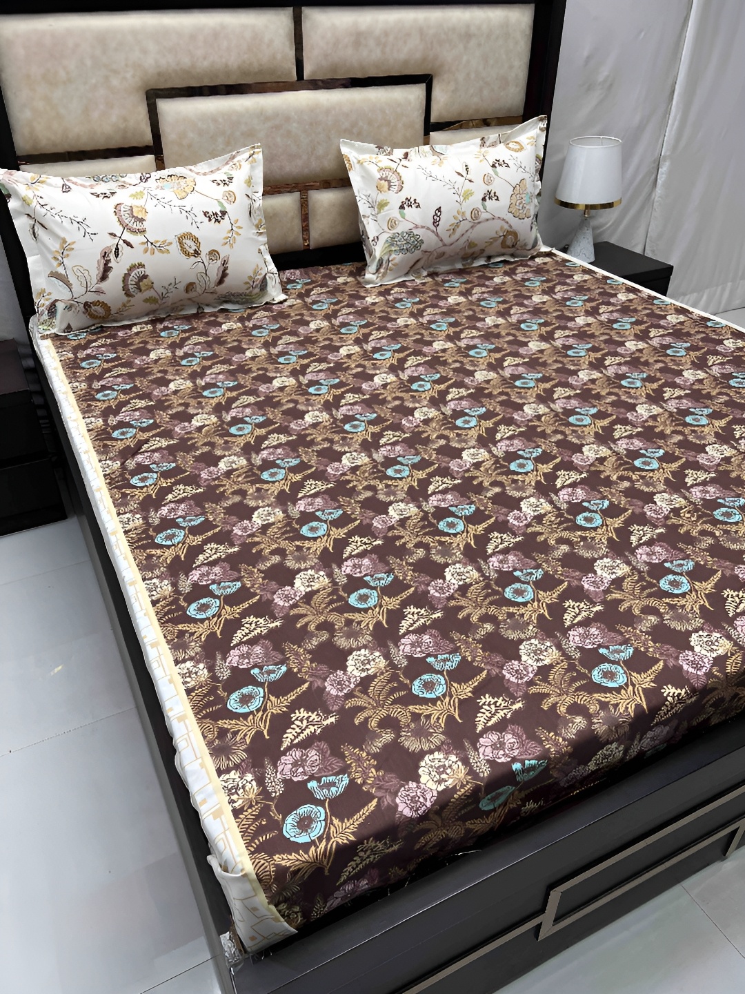 

Pure Decor Brown Floral Pinted 260 TC King Pure Cotton Bedsheet with 2 Pillow Covers