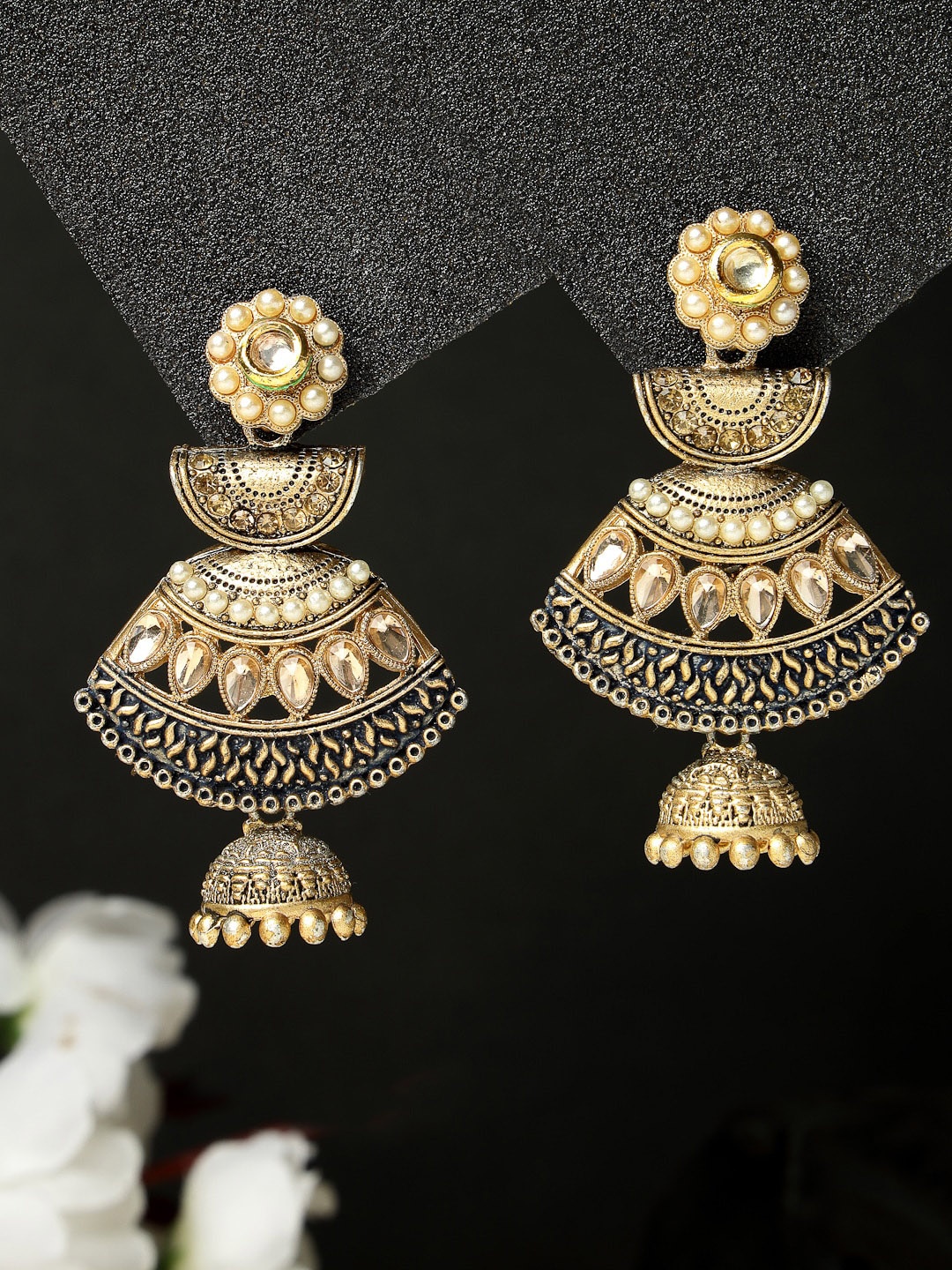 

ADIVA Gold-Plated Kundan-Studded & Pearls Beaded Contemporary Jhumkas