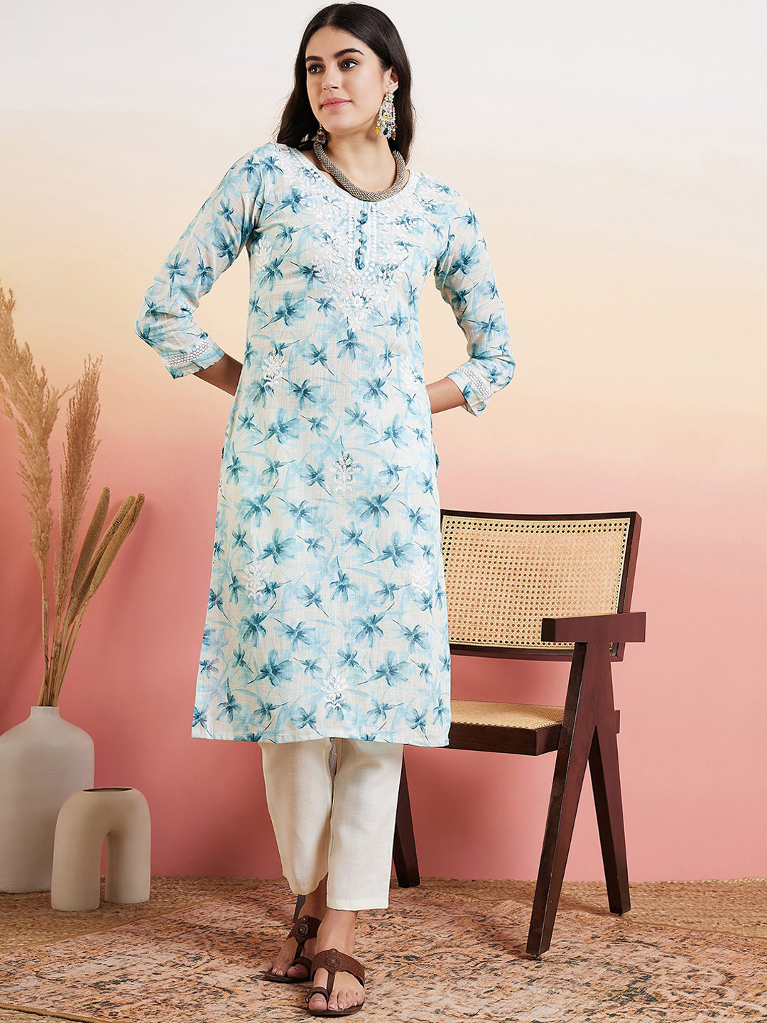 

Inddus Blue & White Floral Embroidered Straight Kurta With Trouser