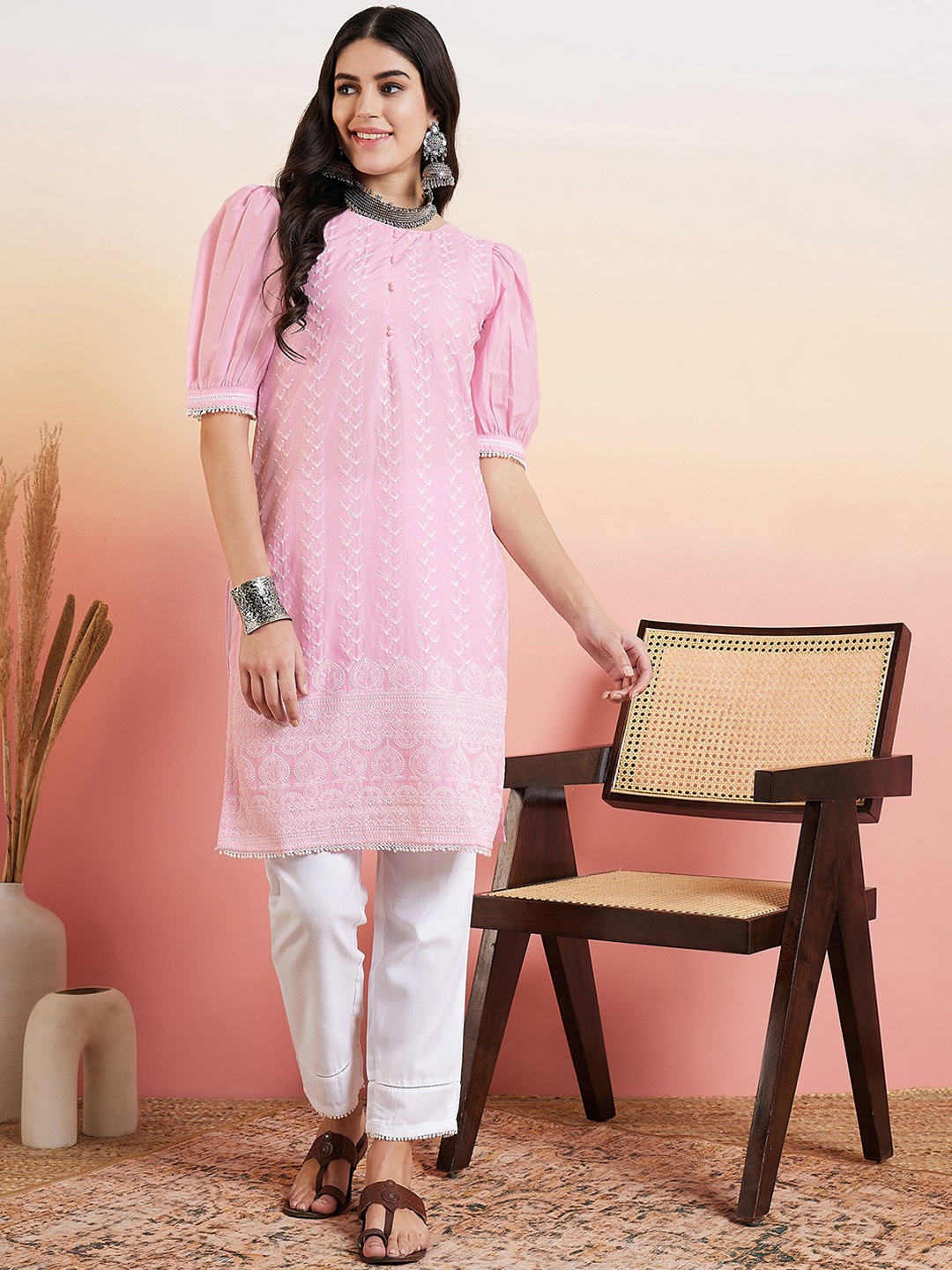 

Inddus Pink & White Floral Embroidered Thread Work Pure Cotton Straight Kurta & Trouser