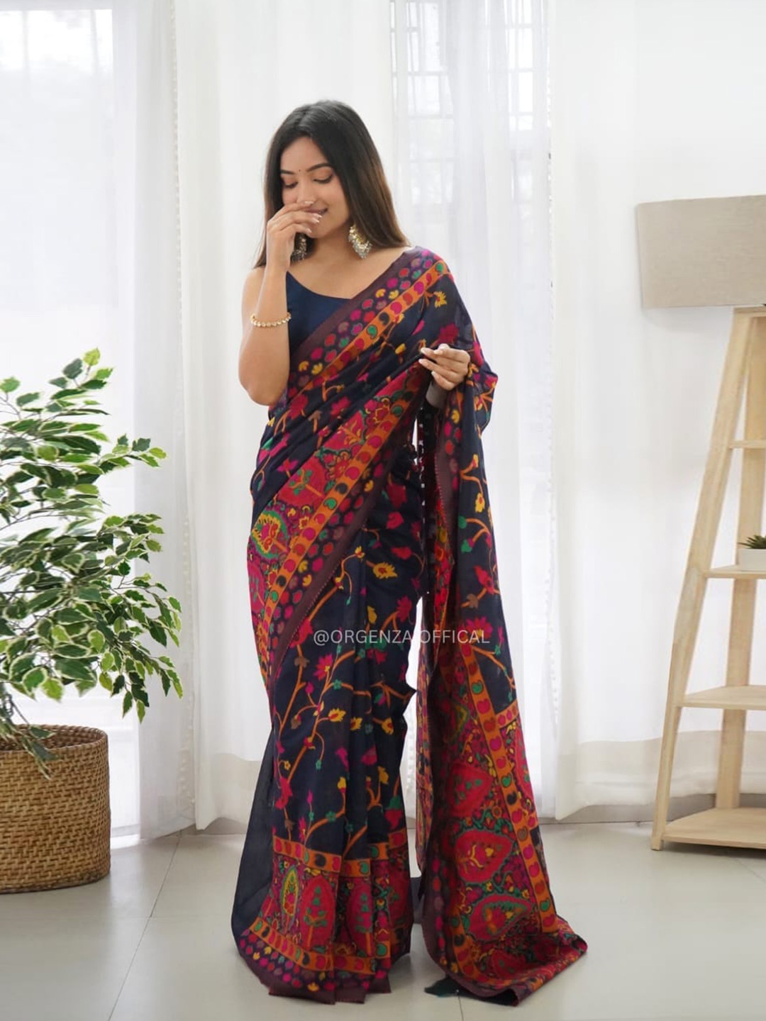 

DIVASTRI Floral Woven Design Pure Silk Saree, Blue