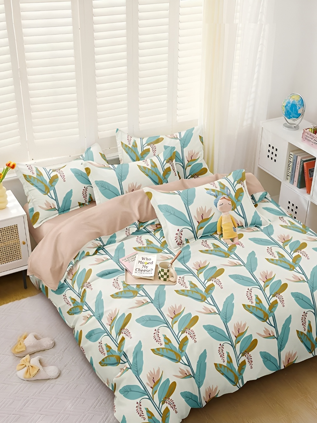

THE HOME STYLE Geometric 300 TC King Bedsheet with 2 Pillow Covers, Na