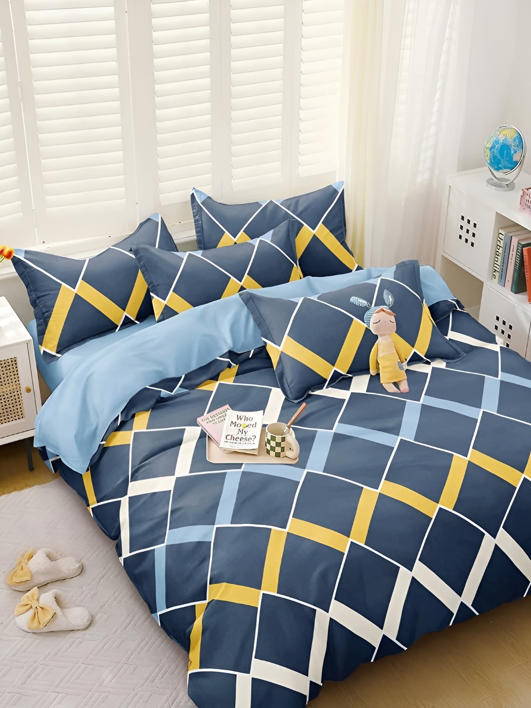 

THE HOME STYLE Geometric 300 TC King Bedsheet with 2 Pillow Covers, Na