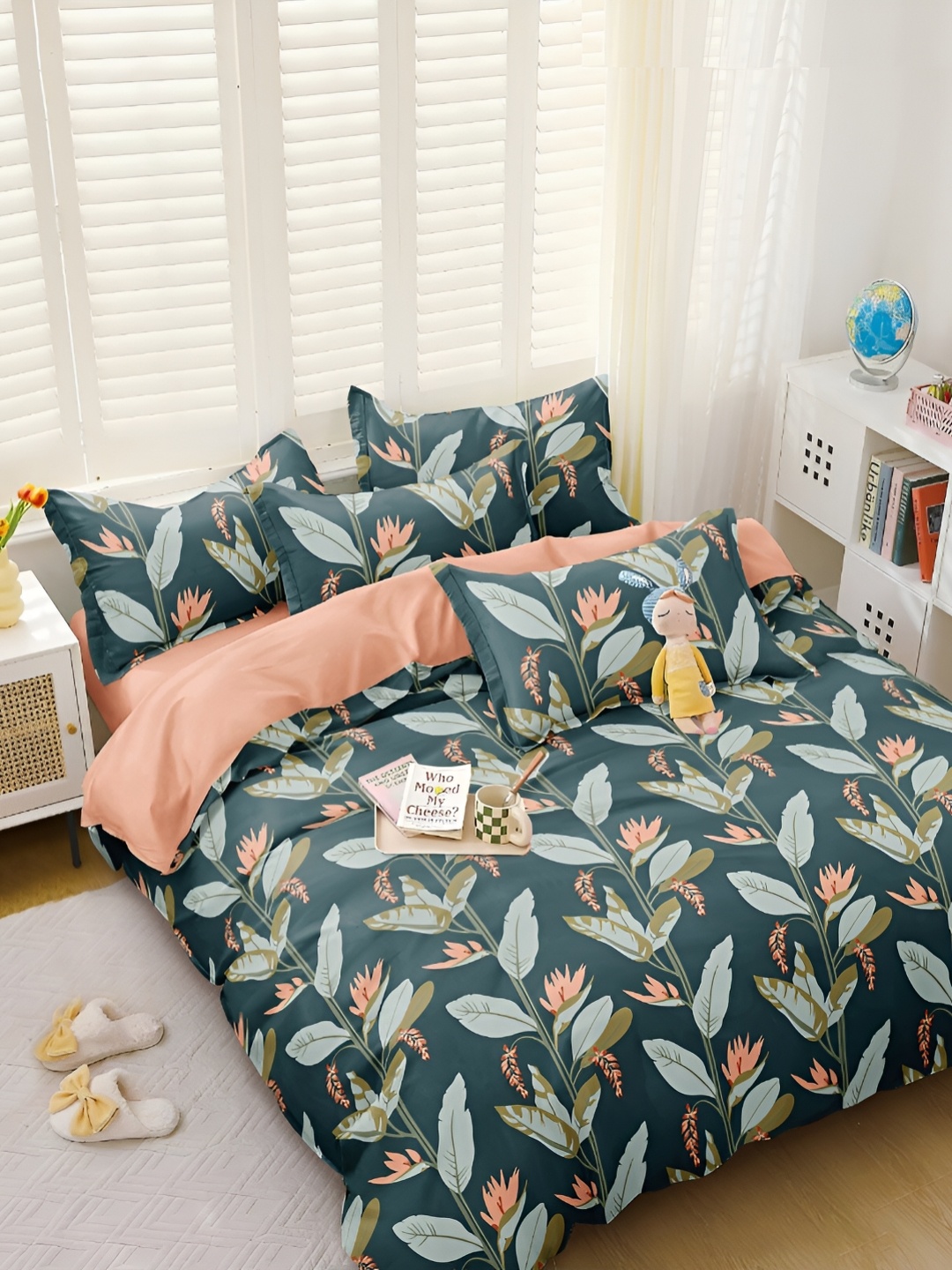 

THE HOME STYLE Geometric 300 TC King Bedsheet with 2 Pillow Covers, Na