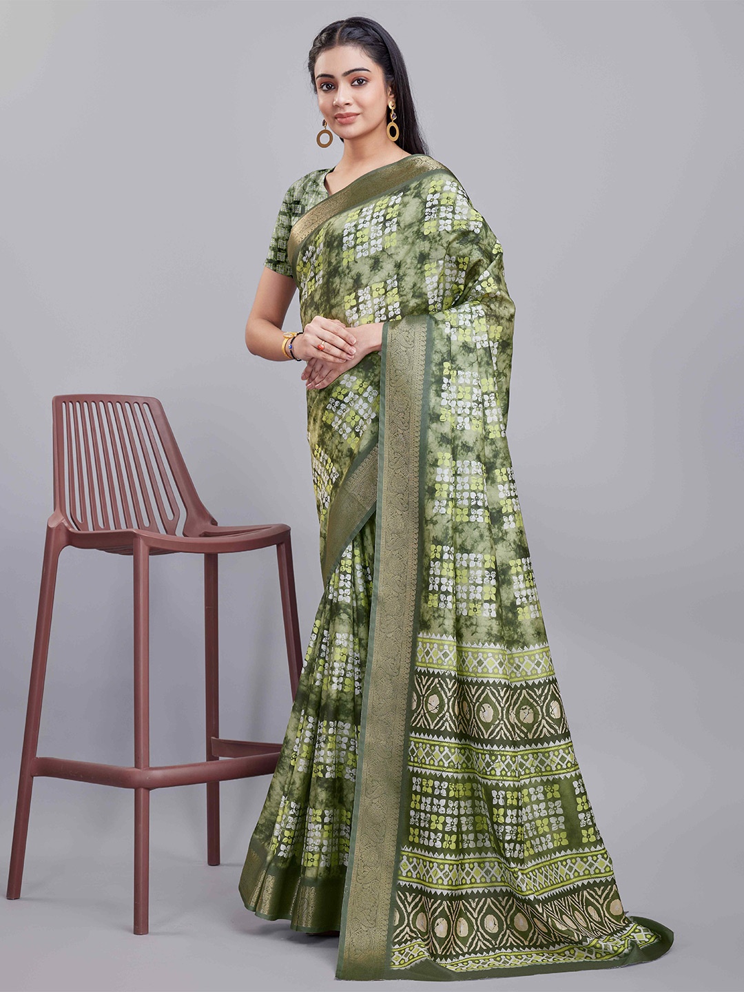 

KALINI Floral Printed Saree, Green