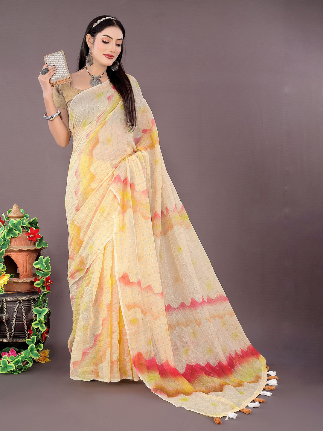 

Saree Exotica Checked Silk Cotton Sarees, Yellow