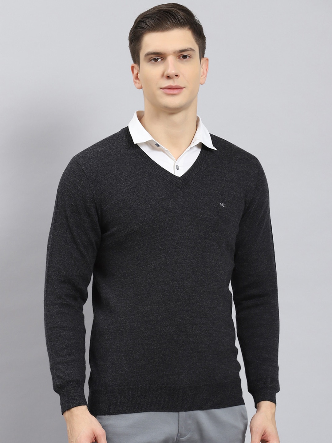 

Monte Carlo Woollen V-Neck Pullover Regular Sweaters, Black