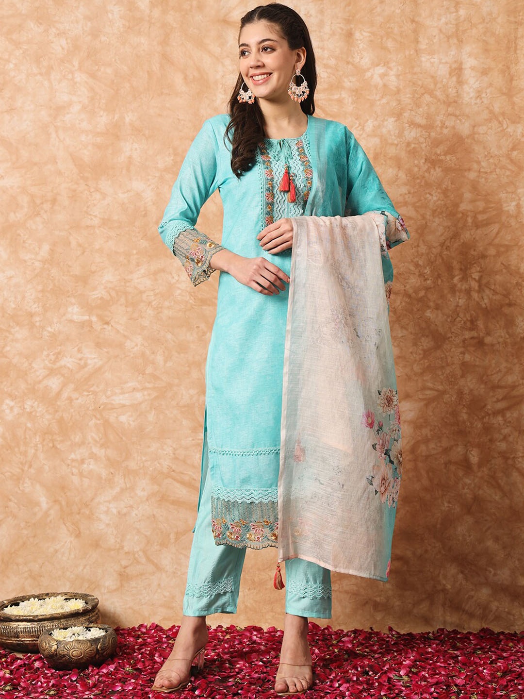 

NIZA FASHION Floral Embroidered Regular Thread Work Linen Kurta with Trousers & Dupatta, Turquoise blue