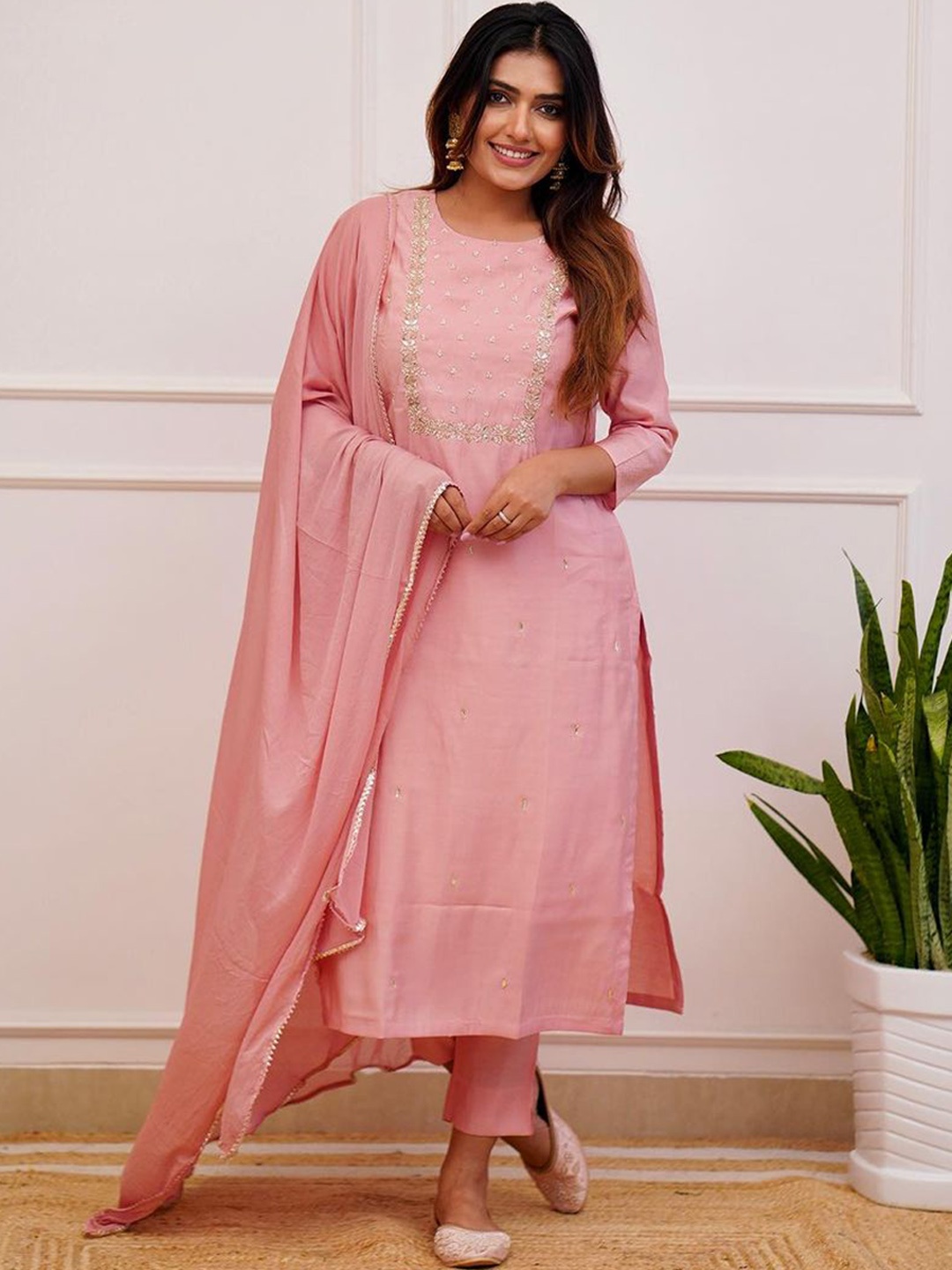 

NIZA FASHION Ethnic Motifs Thread Work Kurta With Trouser & Dupatta, Peach