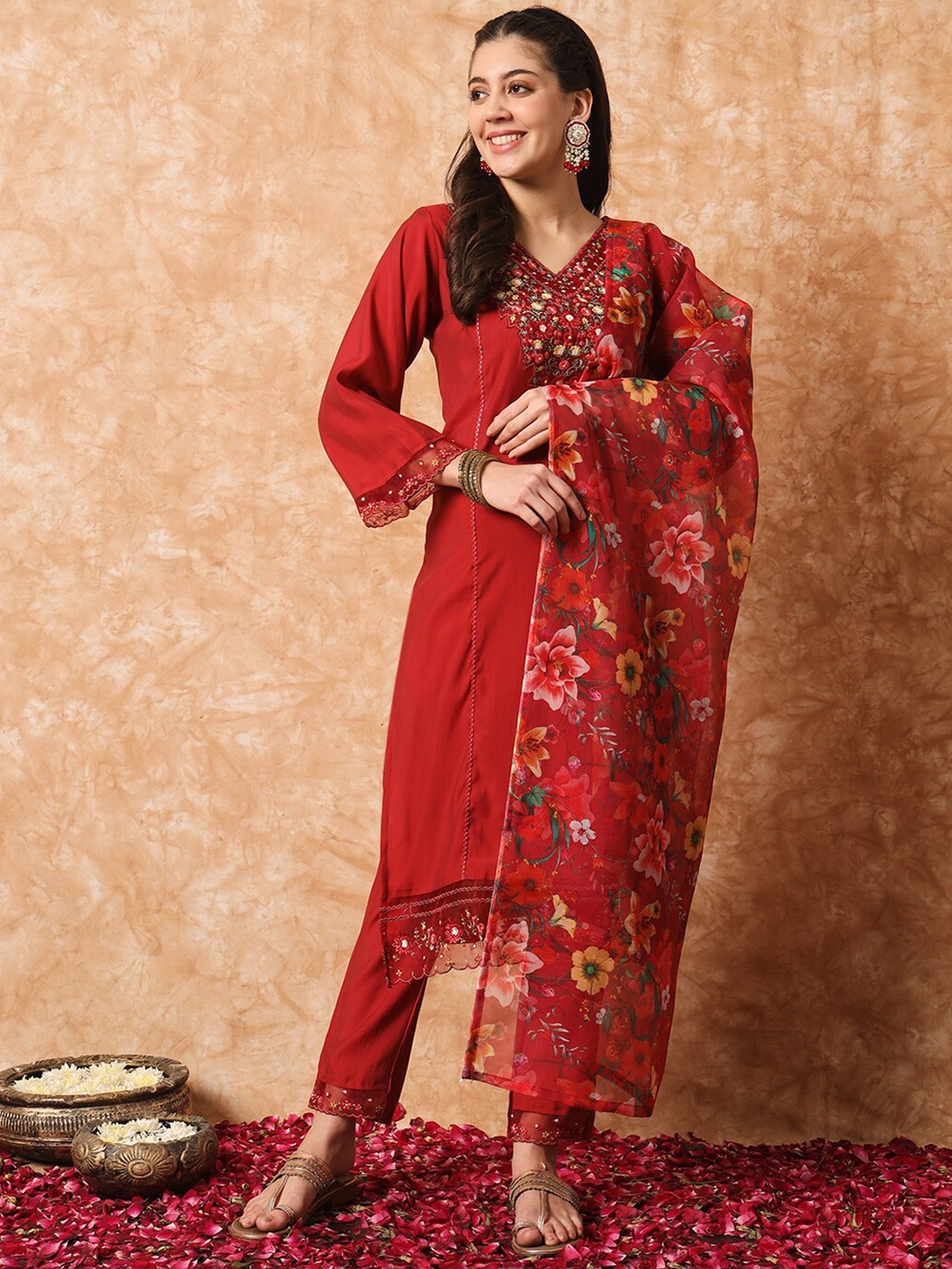 

NIZA FASHION Floral Embroidered Thread Work Kurta With Trouser & Dupatta, Red