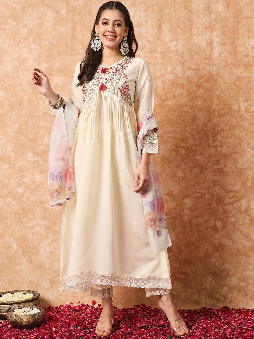 

NIZA FASHION Floral Embroidered Empire Thread Work Kurta With Trouser & Dupatta, Off white