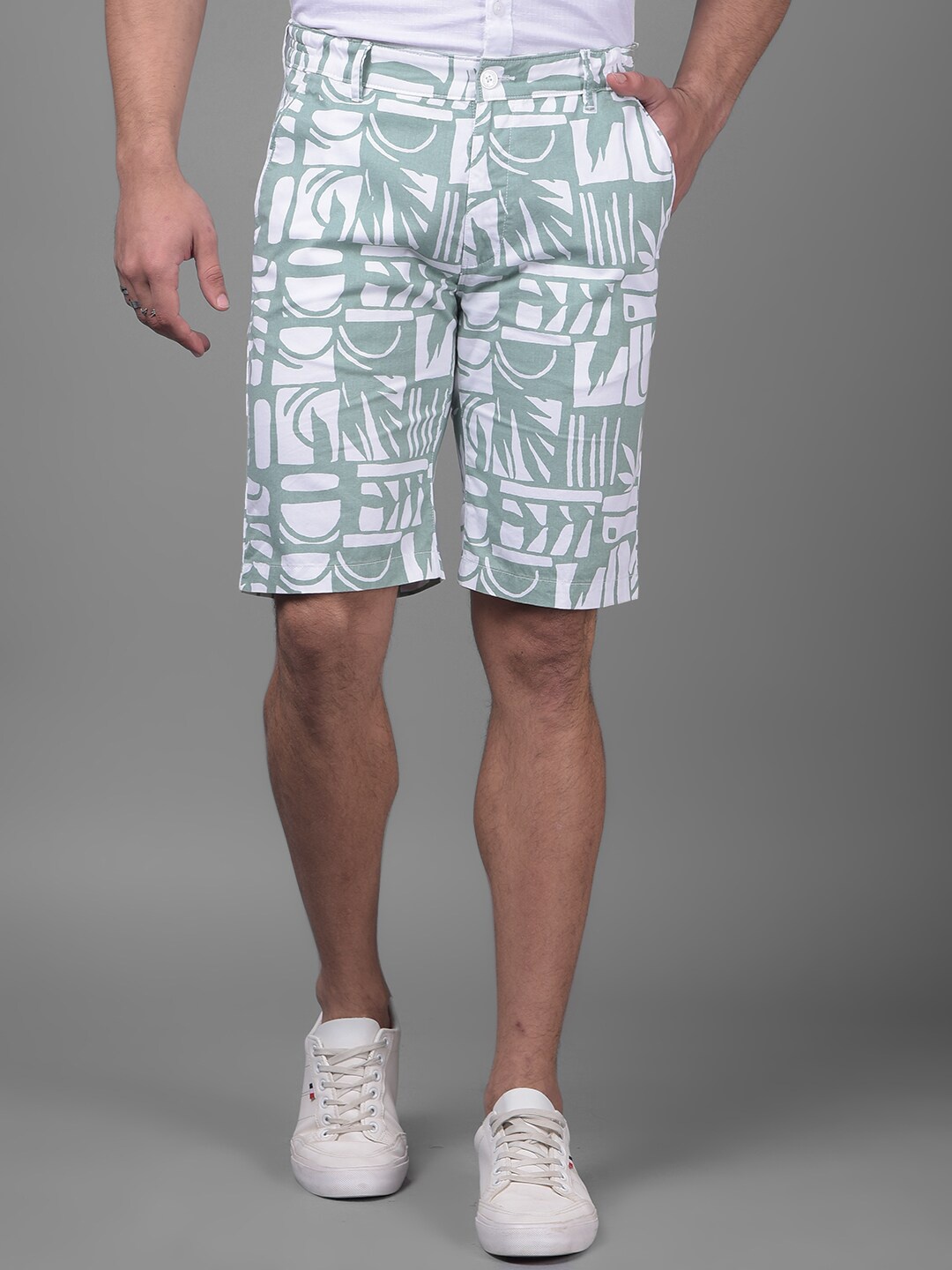 

Crimsoune Club Men Printed Pure Cotton Shorts, Green