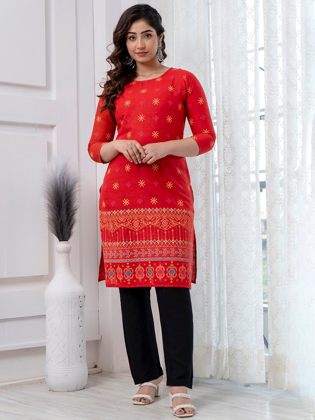 

Mialo fashion Ethnic Motifs Printed Cotton A-Line Mirror Work Floral Kurta, Red