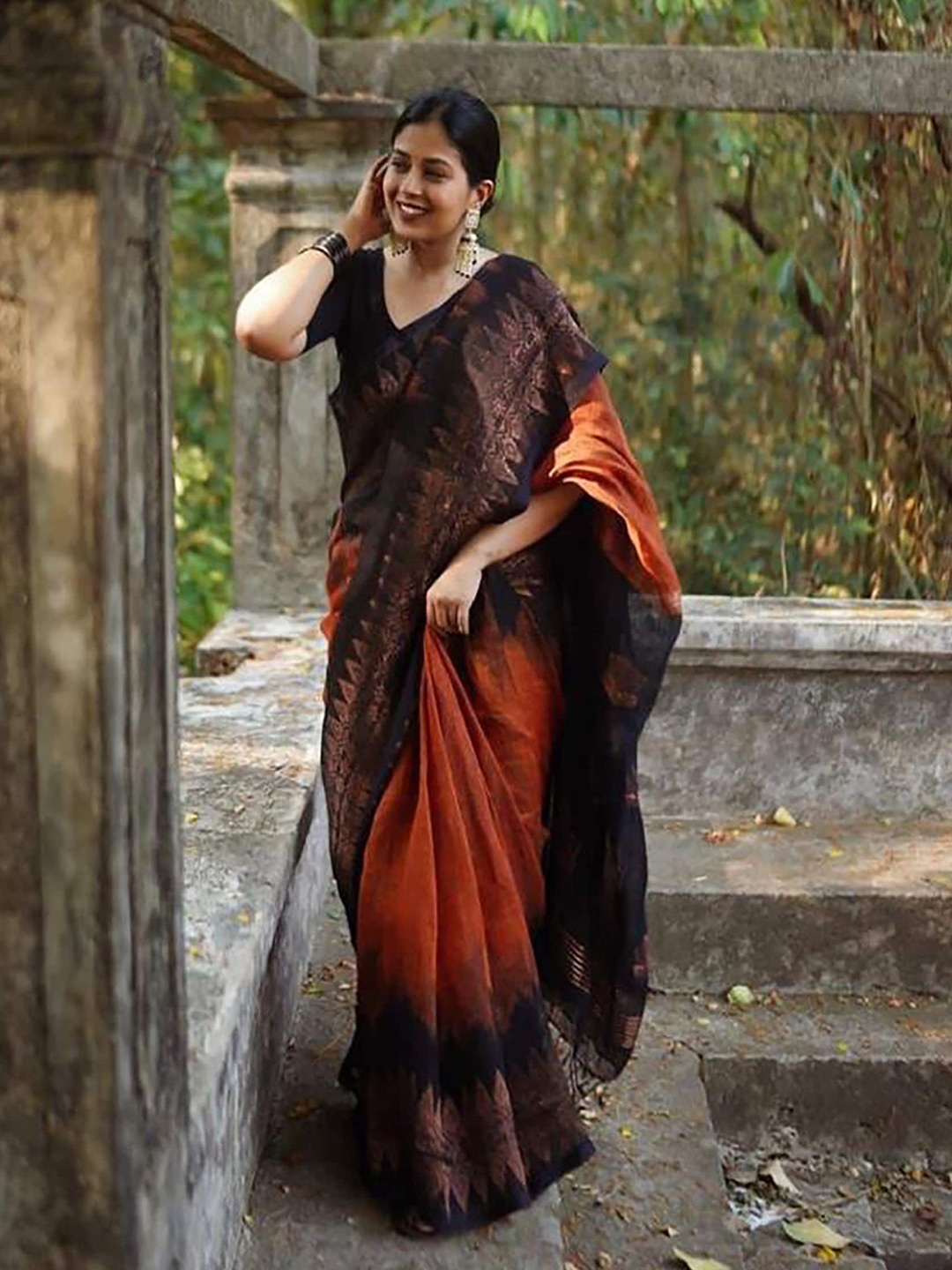 

KALINI Ethnic Motifs Zari Silk Blend Banarasi Saree, Orange