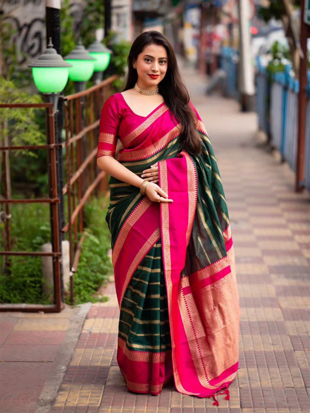 

KALINI Striped Zari Banarasi Saree, Green