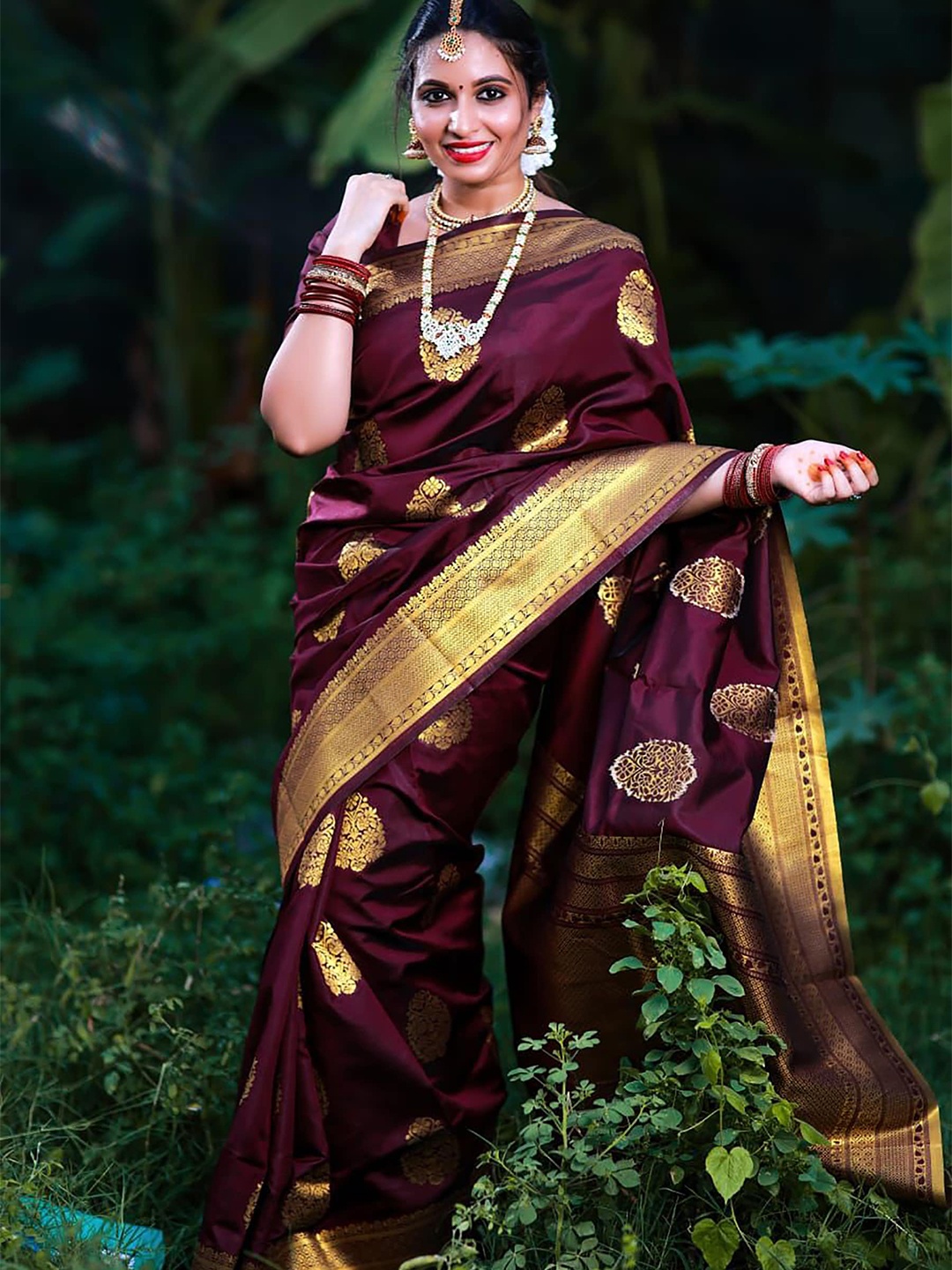 

KALINI Ethnic Motifs Woven Design Zari Banarasi Saree, Maroon
