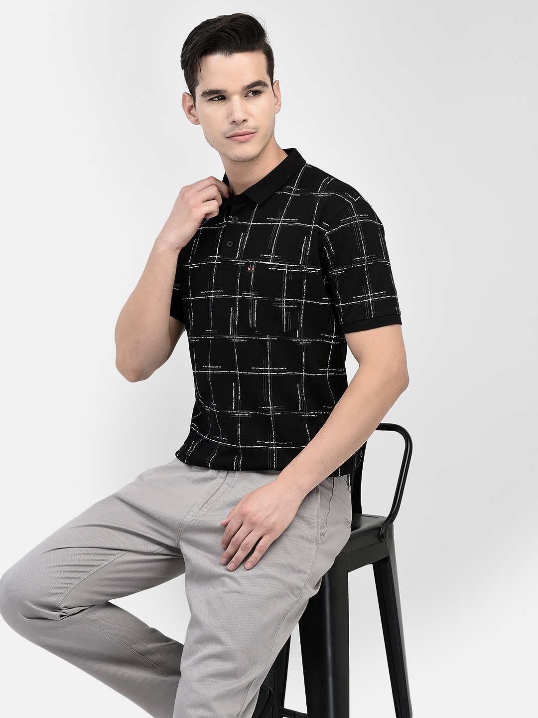 

Crimsoune Club Checked Polo Collar Short Sleeves Pocket Slim Fit Casual T-shirt, Black