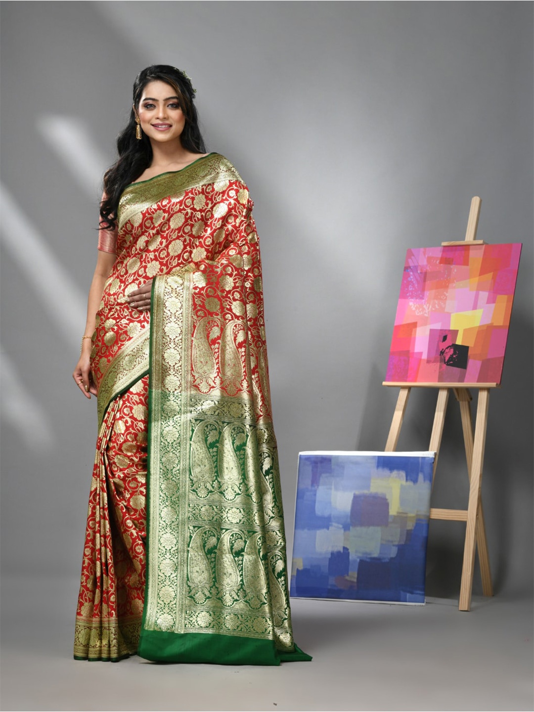 

Charukriti Floral Woven Design Banarasi Zari Saree, Red