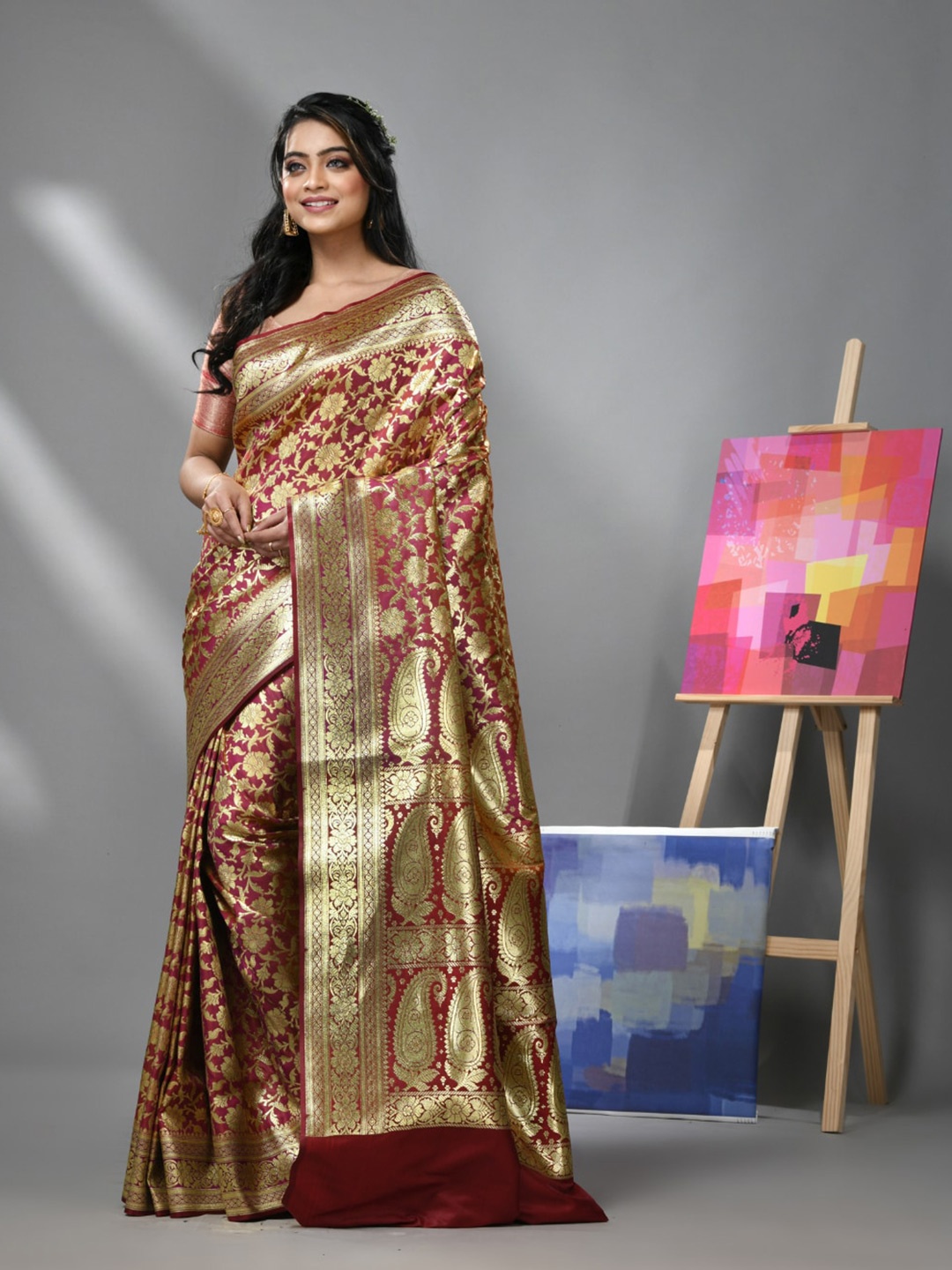 

Charukriti Floral Woven Design Banarasi Zari Saree, Red