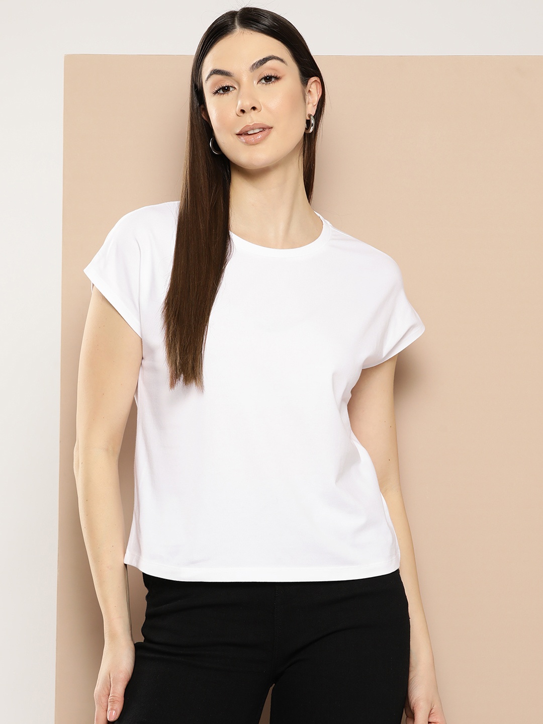 

Chemistry Women Solid Extended Sleeves T-shirt, White