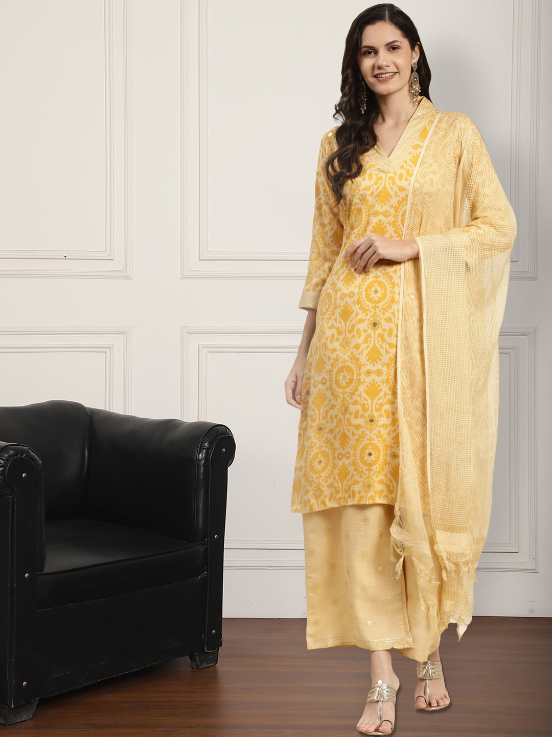 

Anouk Floral Printed V-Neck Kurta With Palazzos & Dupatta, Cream