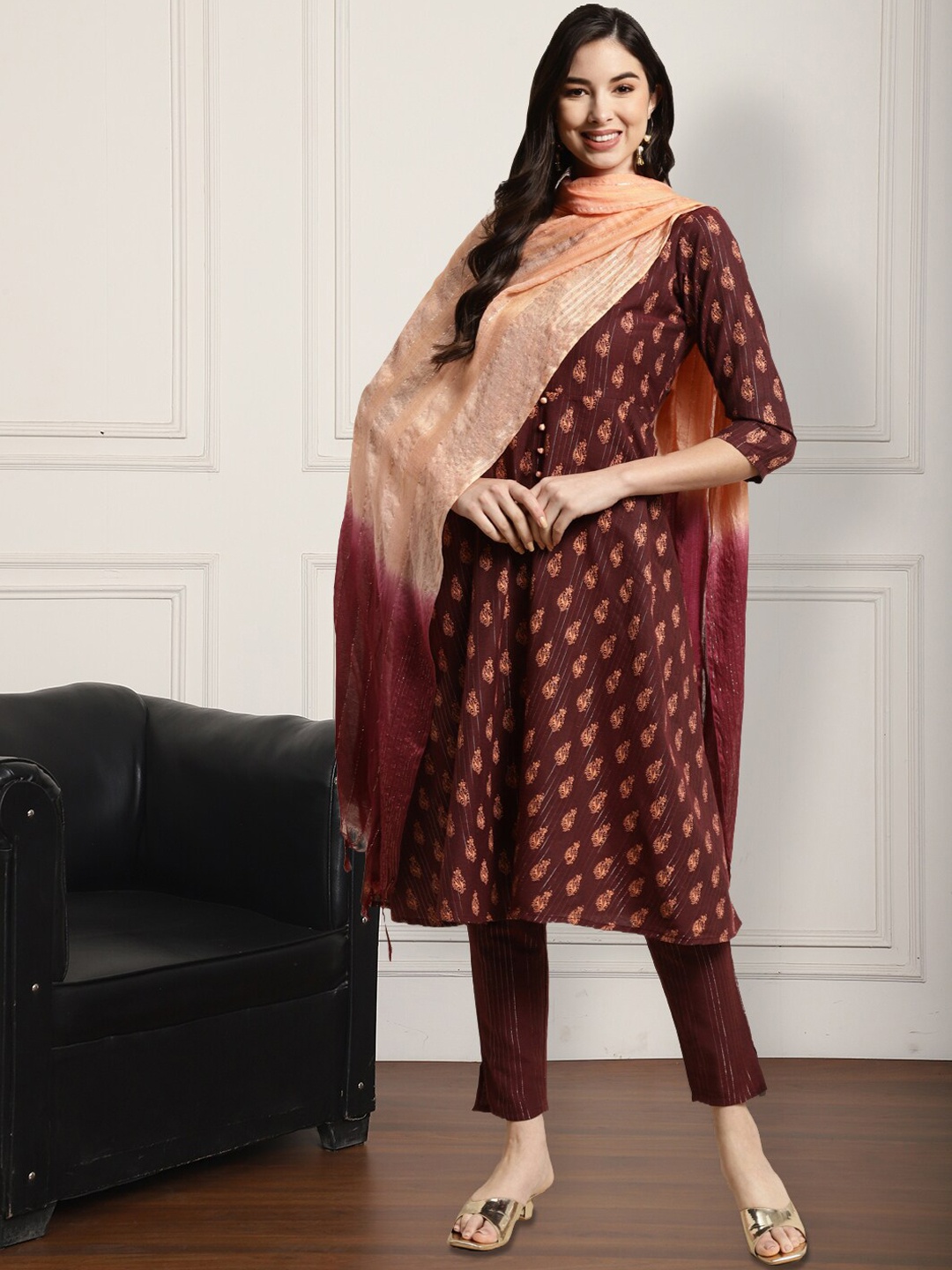 

Anouk Block Floral Print Round Neck Anarkali Kurta With Trousers & Dupatta, Maroon