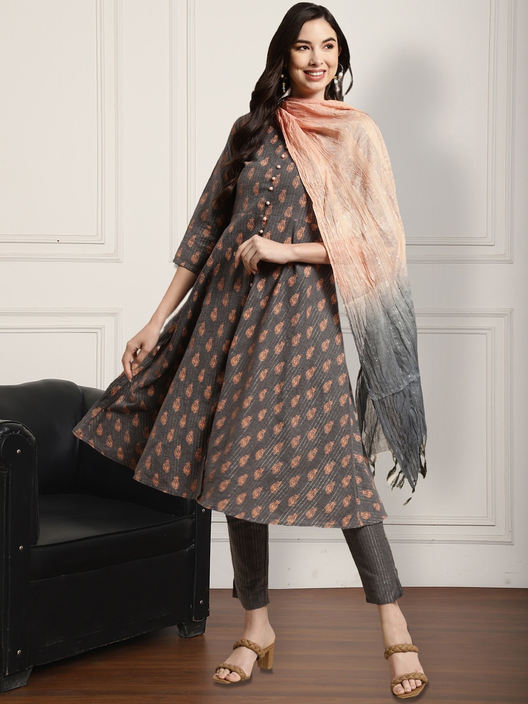 

Anouk Floral Printed Round Neck Empire Kurta With Trousers & Dupatta, Grey