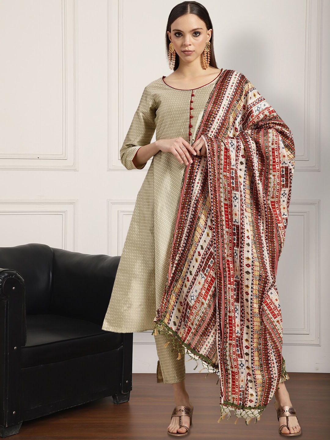 

Anouk Empire Round Neck Anarkali Kurta With Trousers & Dupatta, Beige