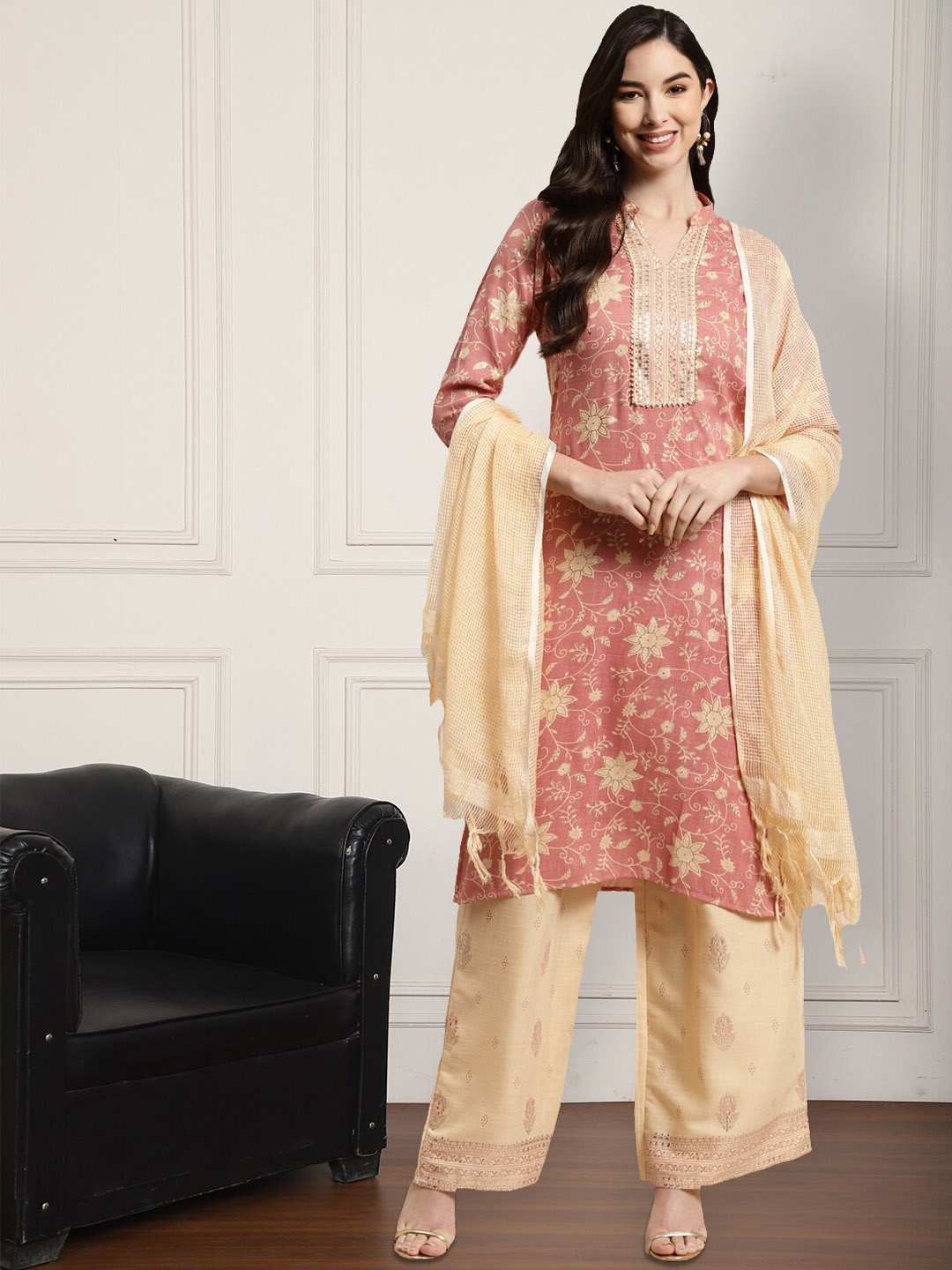 

Anouk Floral Printed Gotta Patti Mandarin Collar Straight Kurta with Palazzos & Dupatta, Pink