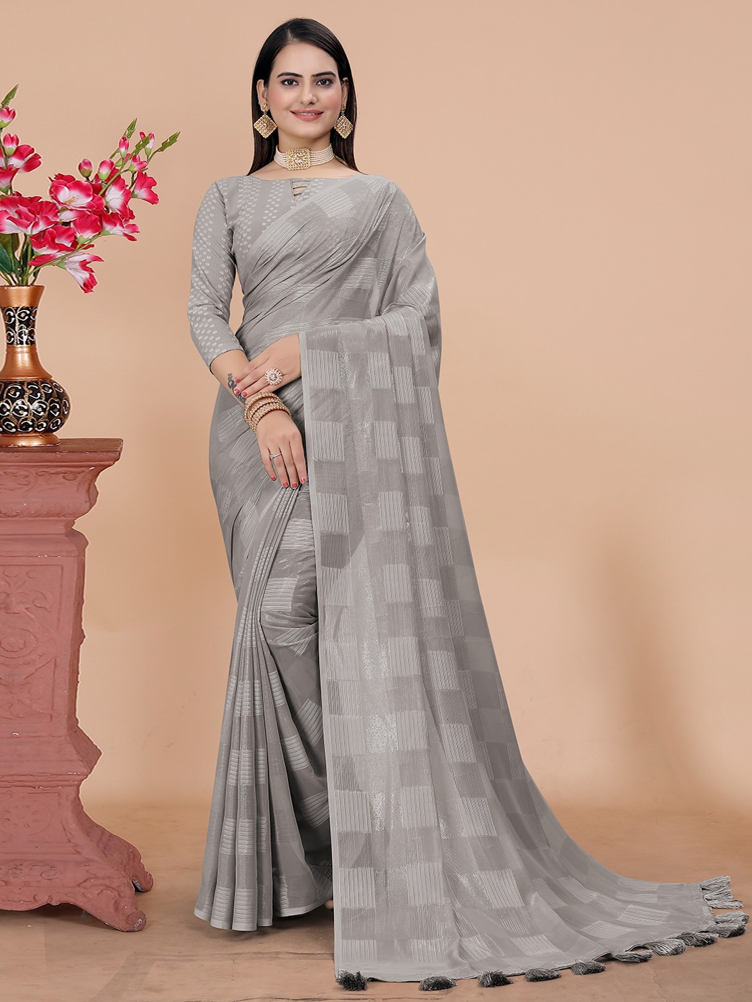 

K 5 Fashion Woven Design Checked Zari Saree, Grey