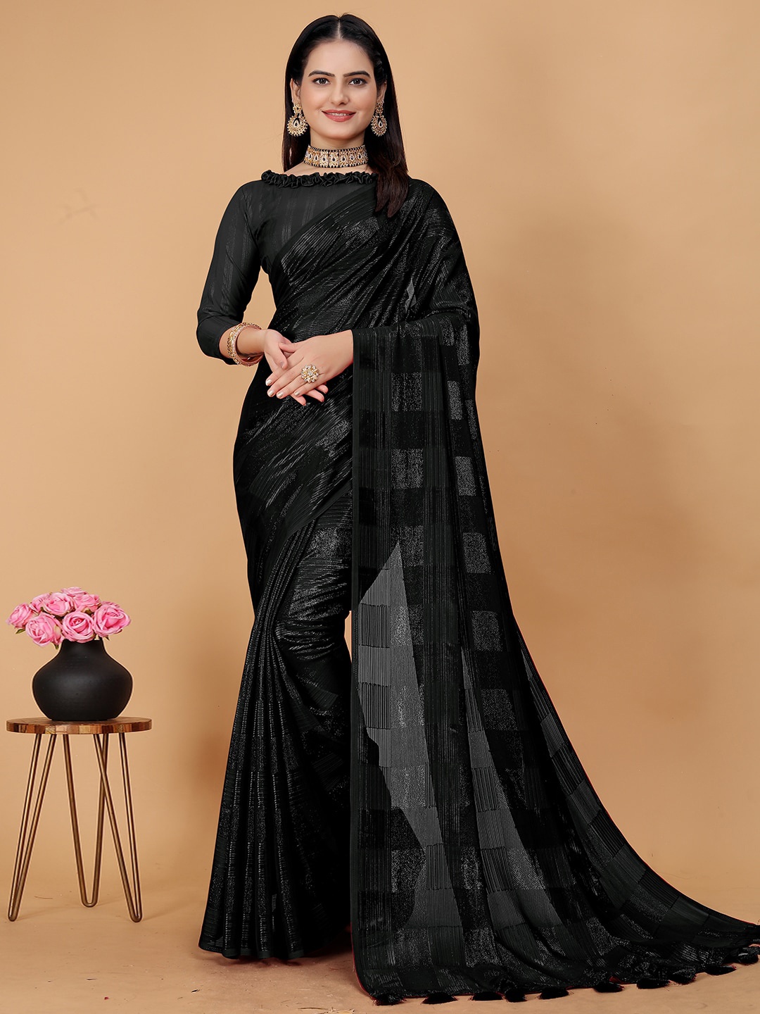 

K 5 Fashion Woven Design Checked Zari Saree, Black