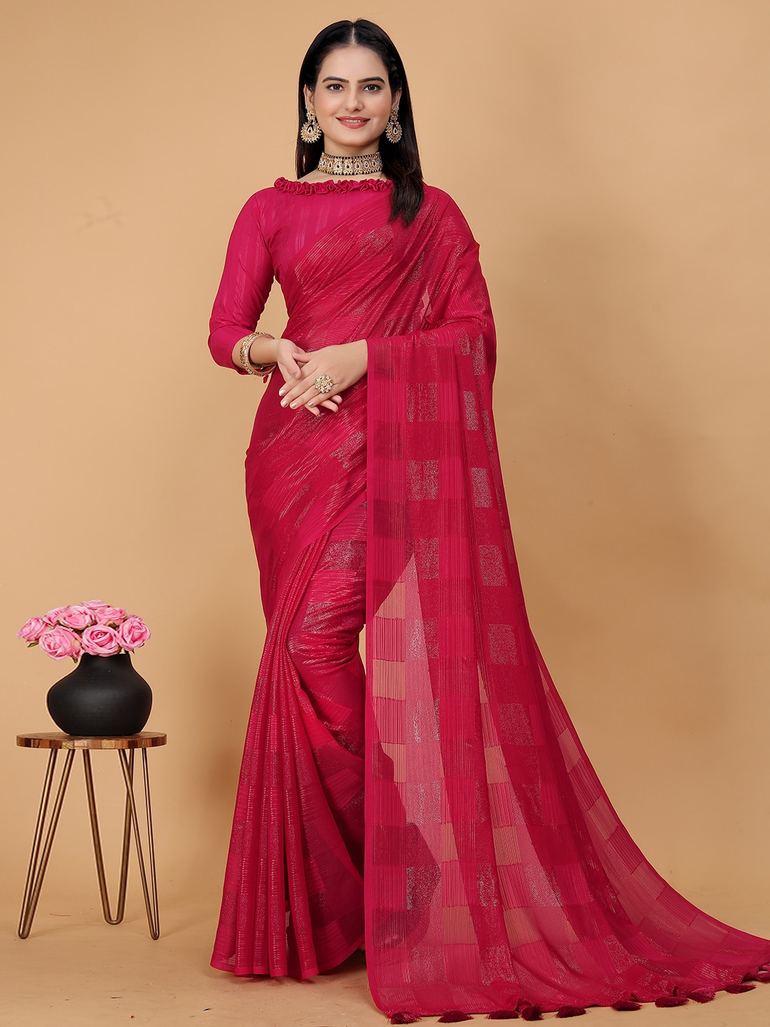 

K 5 Fashion Checked Woven Design Saree, Coral