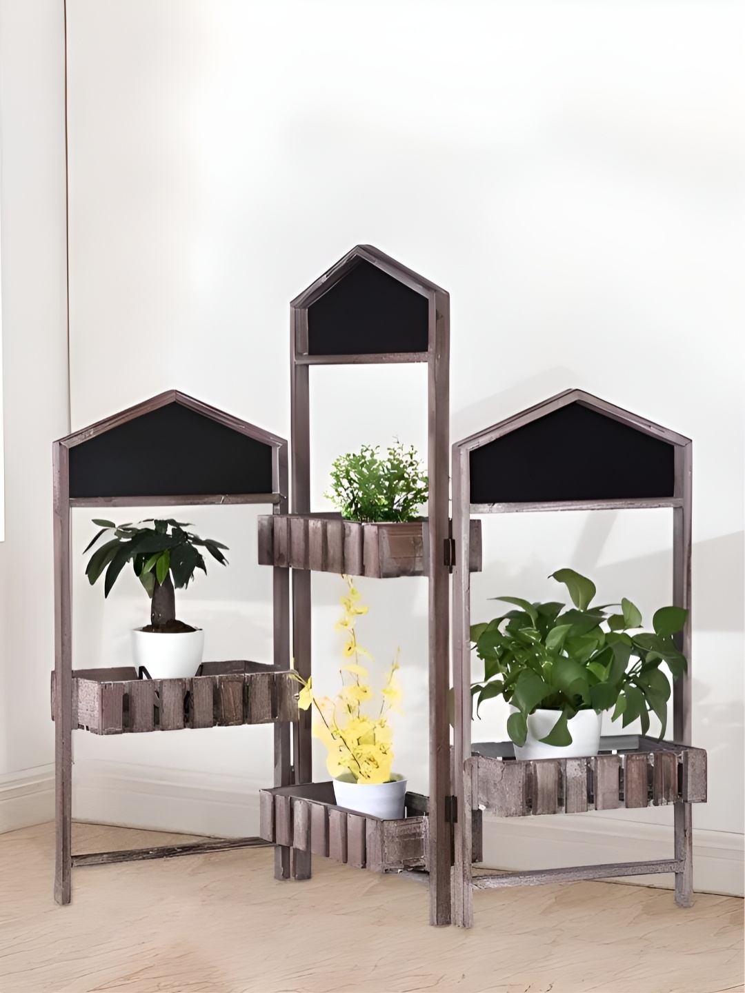 

The Art House Brown Textured Ceramic Planter With Holder