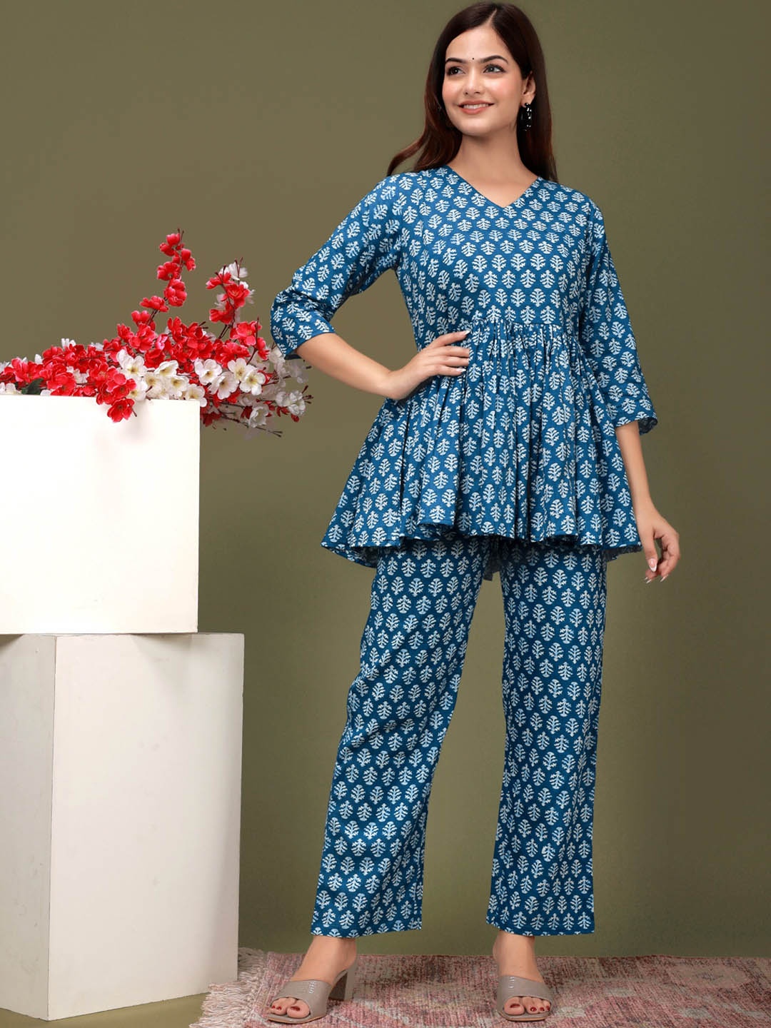 

Gujari Ethnic Motifs Printed Pure Cotton Top With Trousers, Blue