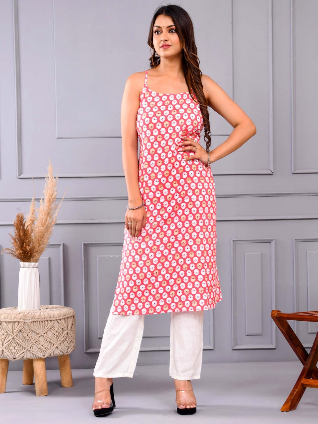 

Aspriya Ethnic Motifs Printed Shoulder Straps Straight Kurta, Peach