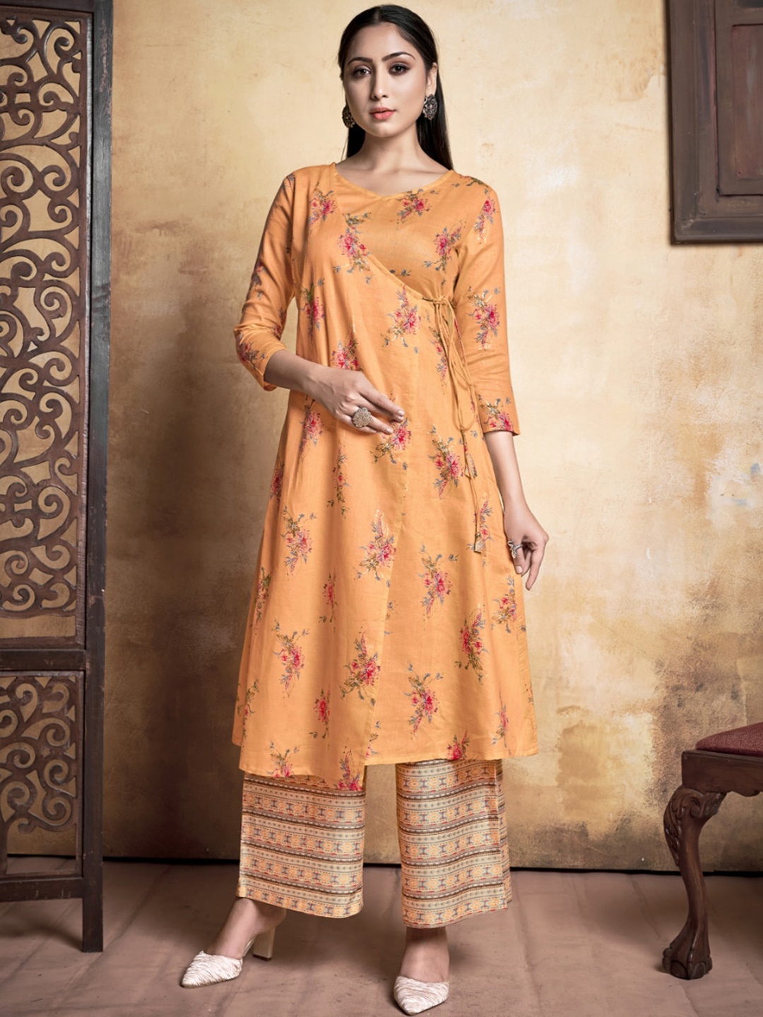 

Mitera Floral Printed Regular Kurta with Palazzos, Orange