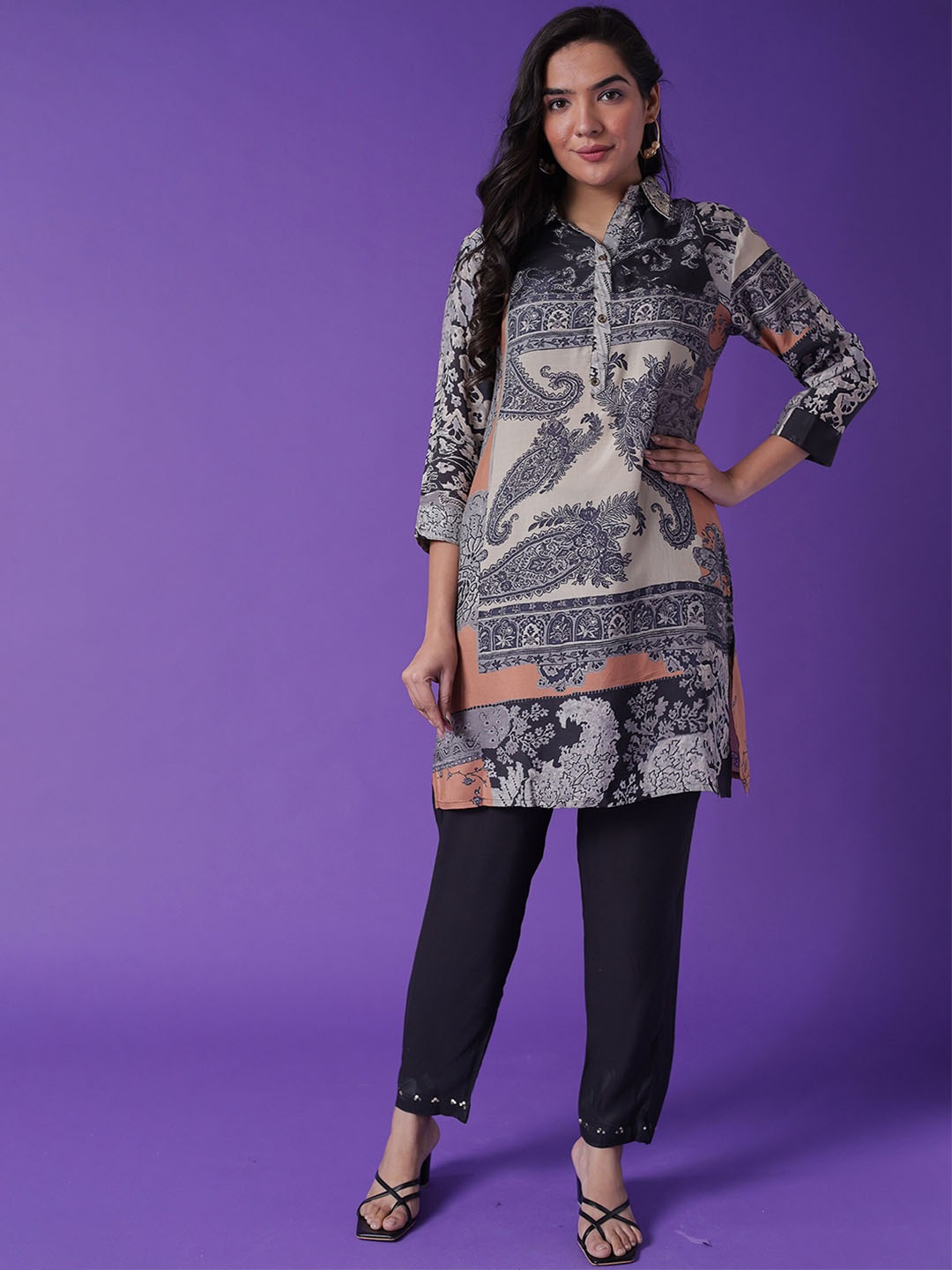 

ZARI Paisley Printed Shirt Collar Regular Kurta With Trousers, Grey