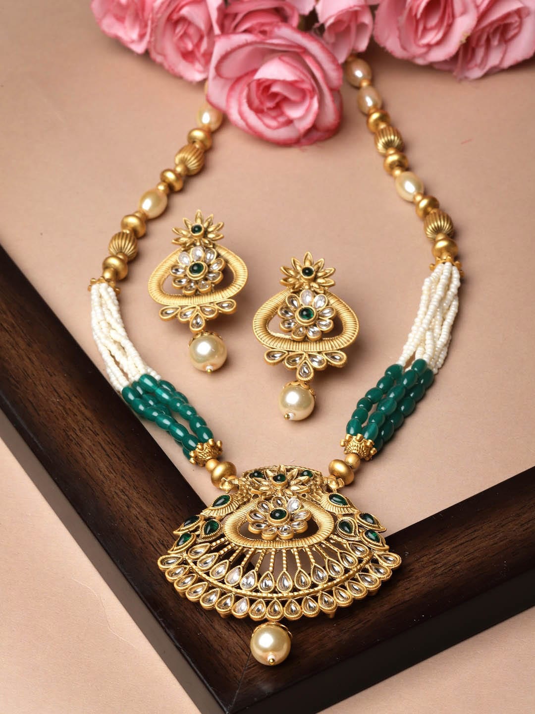 

ADIVA Gold-Plated Kundan Stones Studded & Beaded Jewellery Set