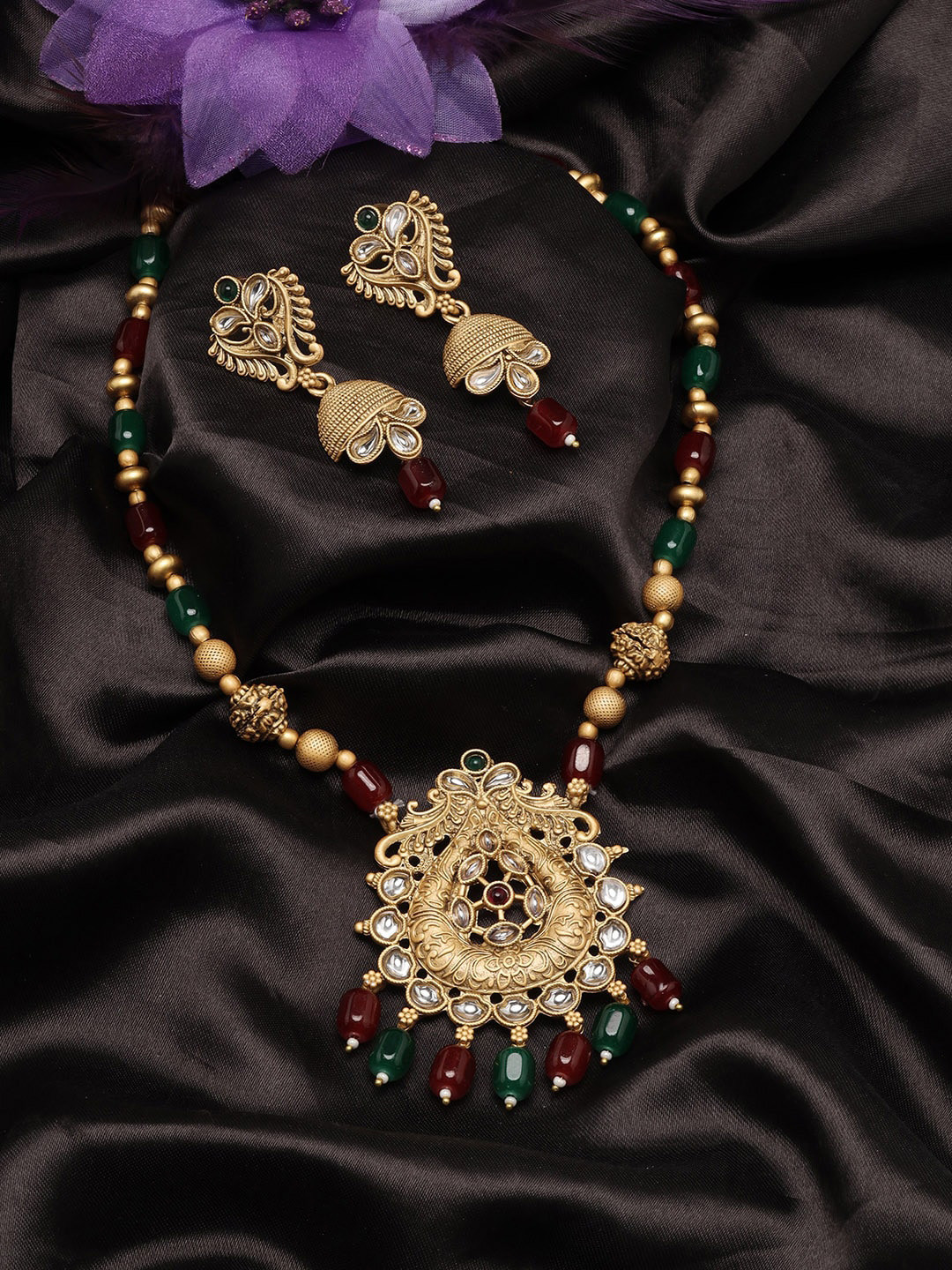 

ADIVA Gold Plated Kundan Studded & Pearls Beaded Jewellery Set