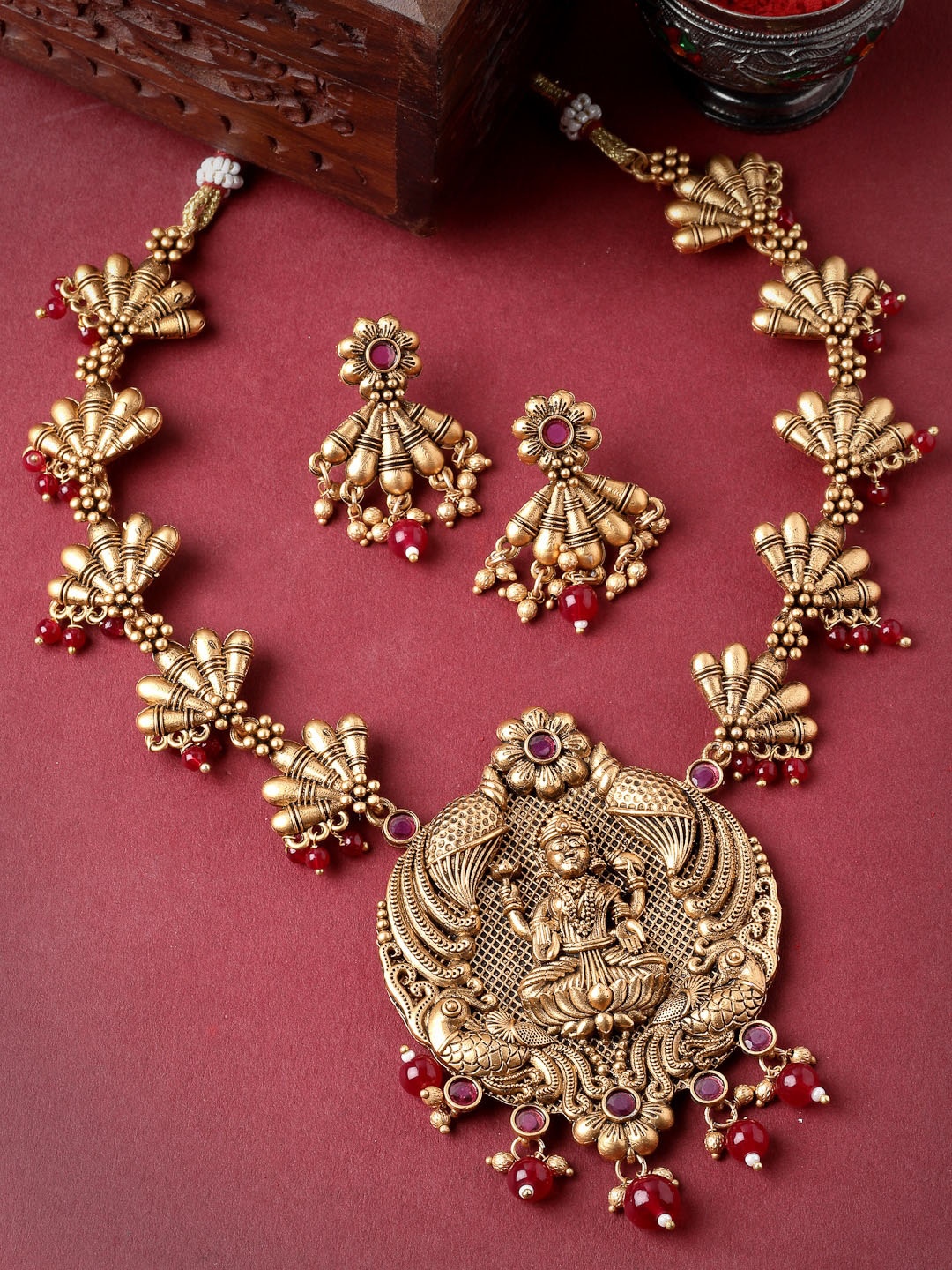 

ADIVA Gold Plated Stones Studded & Pearls Beaded Jewellery Set