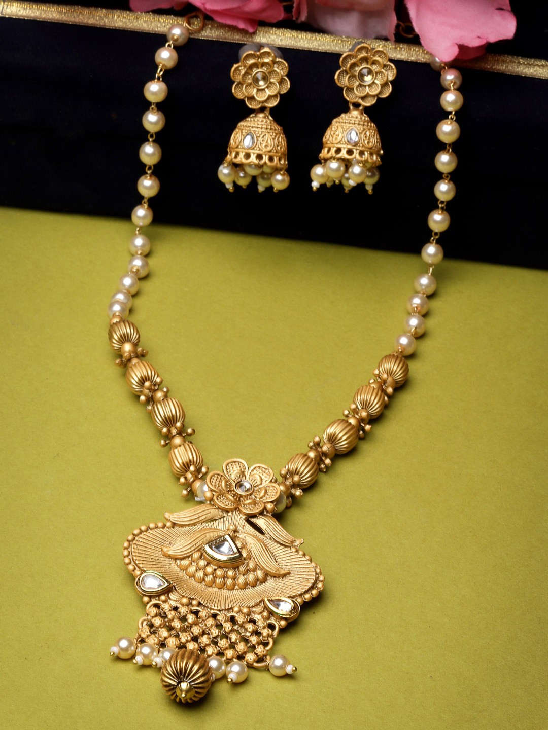 

ADIVA Gold-Plated Kundan-Studded & Pearl-Beaded Jewellery Set