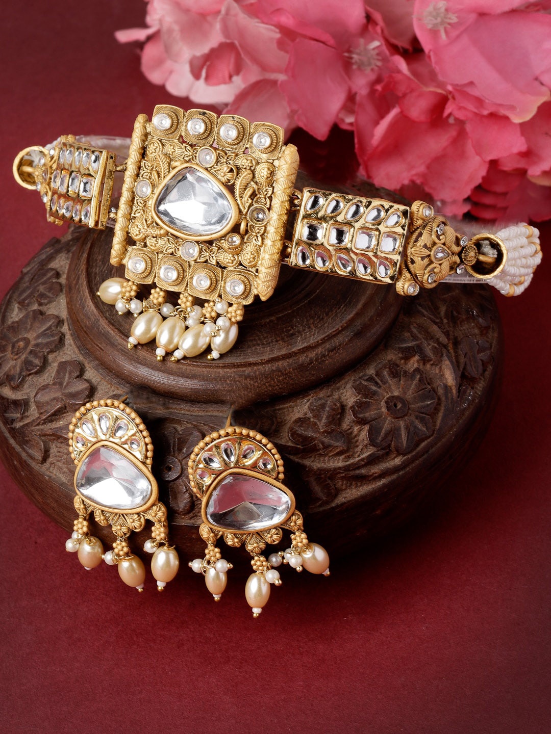 

ADIVA Gold Plated Kundan Studded & Beaded Jewellery Set