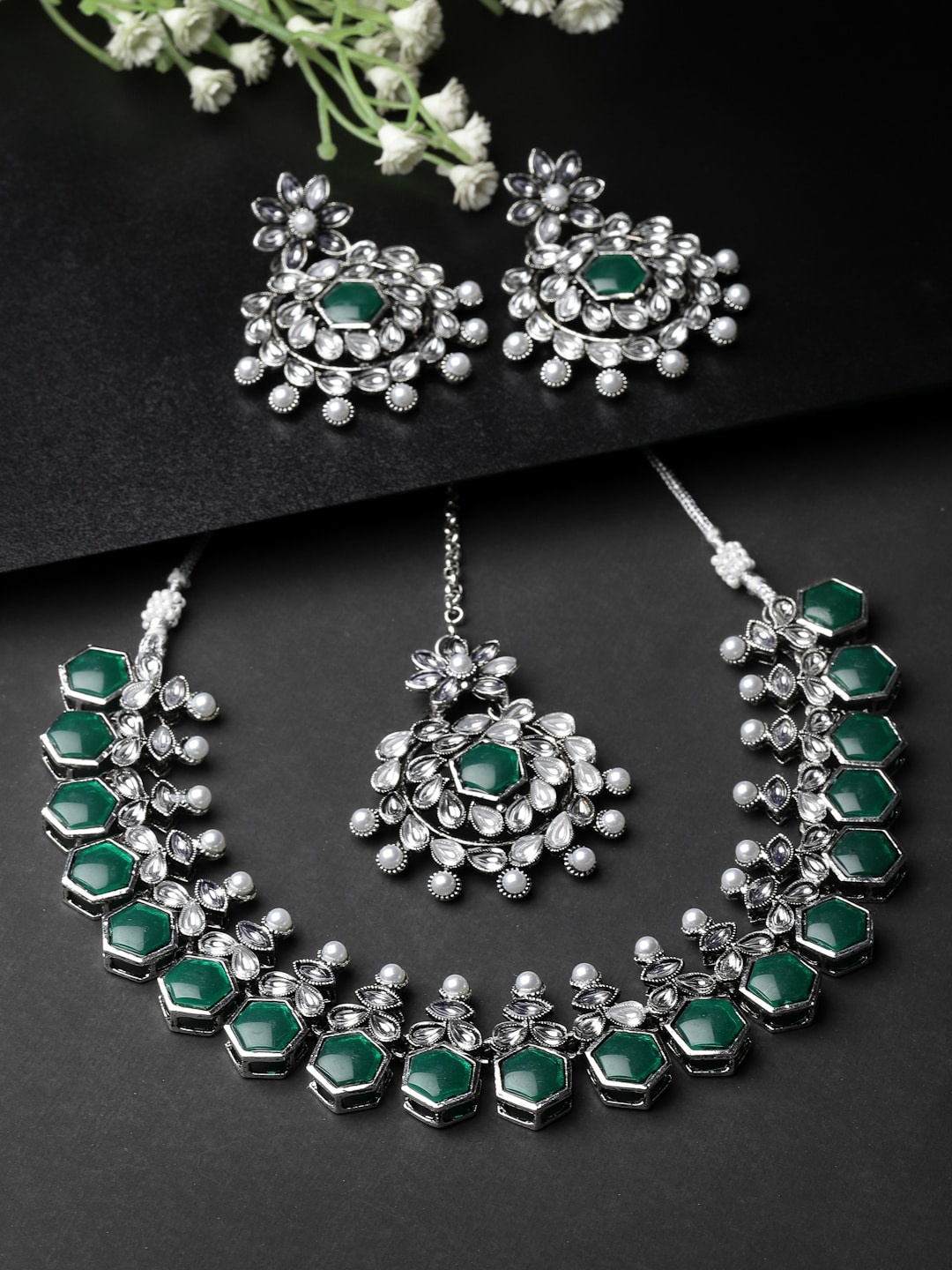 

ADIVA Silver-Plated Kundan-Studded & Pearl-Beaded Jewellery Set